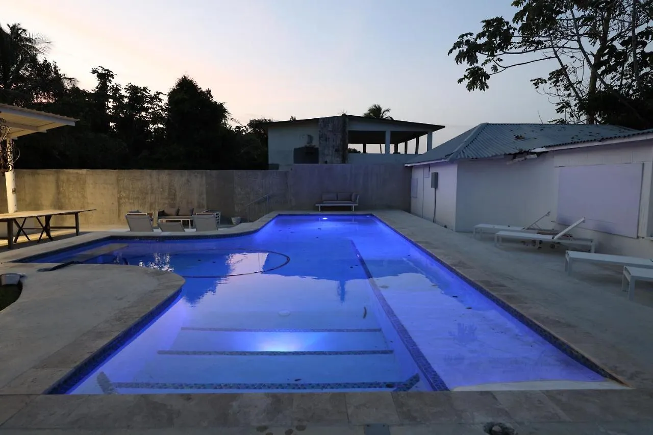 Viento Beach Lodge Dorado